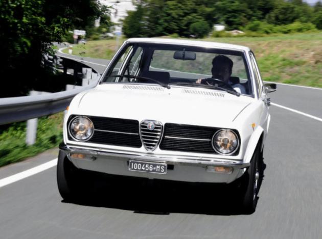 Автомобиль Alfa Romeo Alfetta 1.6