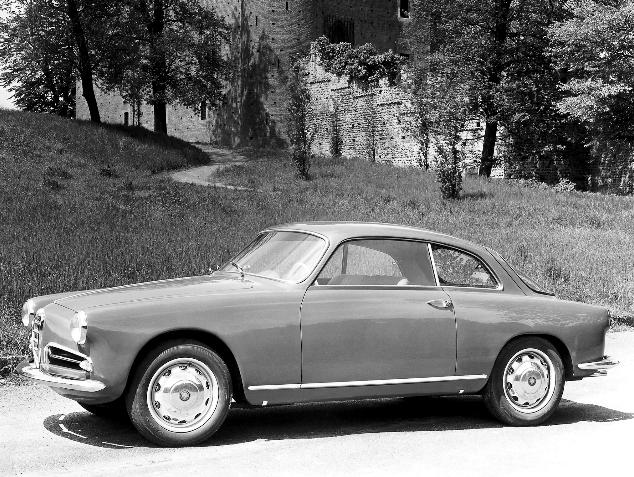 Автомобиль Alfa Romeo Giulietta 1.6 MT